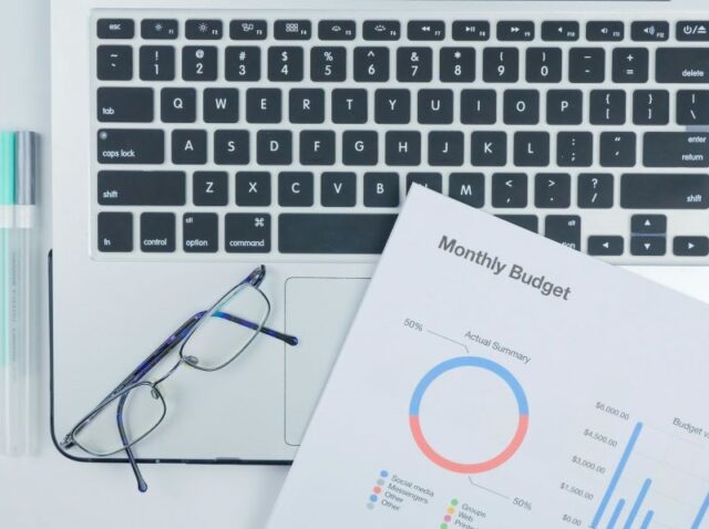 monthly-budget-pexels-kindel-media-7054403-1