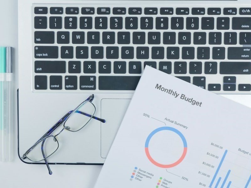 monthly-budget-pexels-kindel-media-7054403-1
